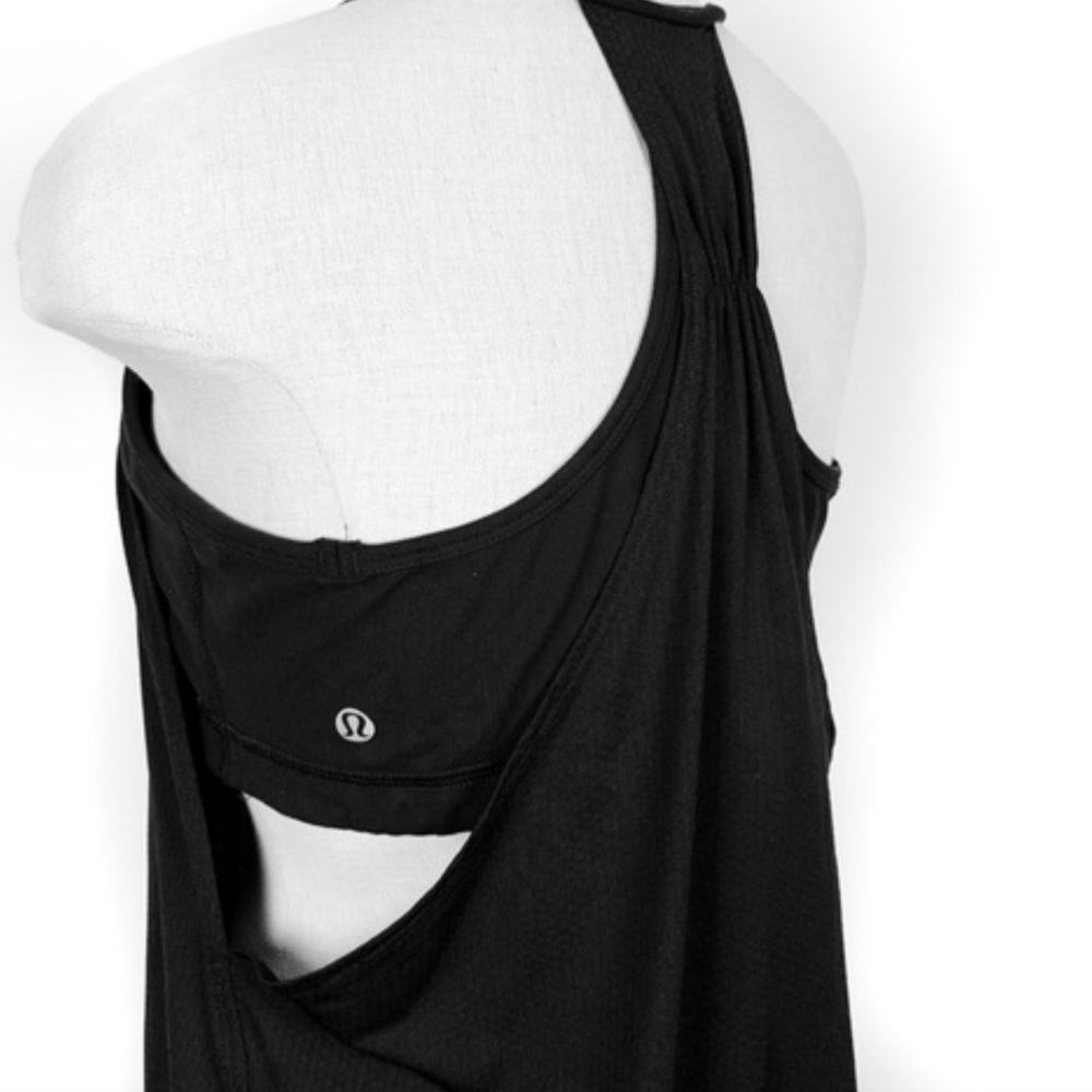 Lululemon tank with built in bra